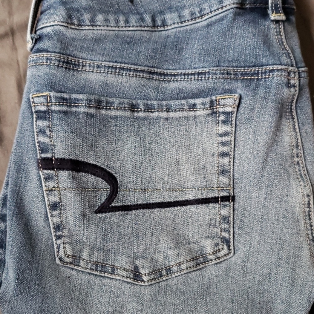 AEO Artist Flare Jeans size 6